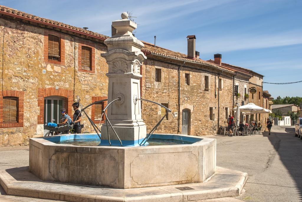 Hostal-Bar Restaurante "La Fuente" Rabé de las Calzadas Dış mekan fotoğraf