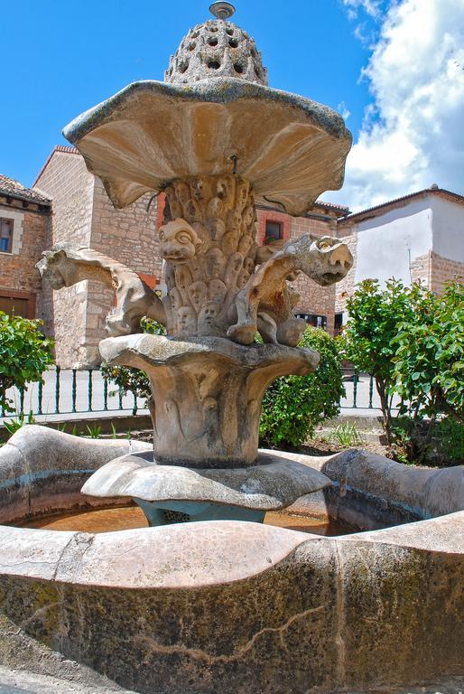 Hostal-Bar Restaurante "La Fuente" Rabé de las Calzadas Dış mekan fotoğraf