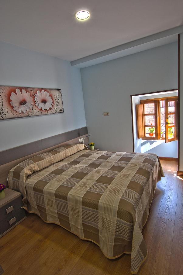 Hostal-Bar Restaurante "La Fuente" Rabé de las Calzadas Dış mekan fotoğraf